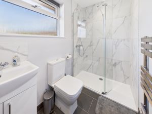 En-suite- click for photo gallery